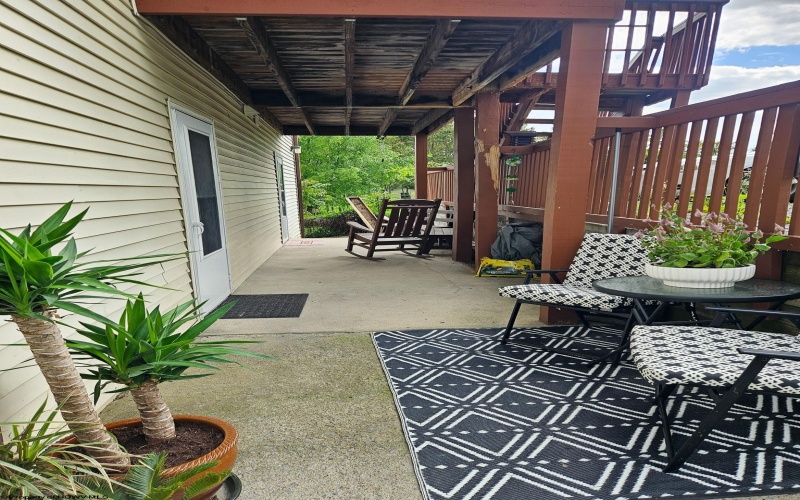 613 Louise Avenue, Morgantown, West Virginia 26505, ,Multi-unit/income,For Sale,Louise,10159565