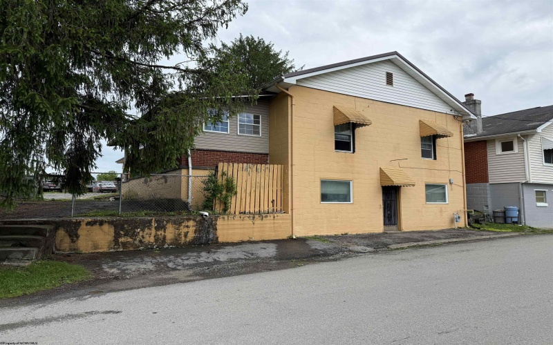 306 Cook Street, Barrackville, West Virginia 26559, 3 Bedrooms Bedrooms, 7 Rooms Rooms,1 BathroomBathrooms,Single Family Detached,For Sale,Cook,10159562