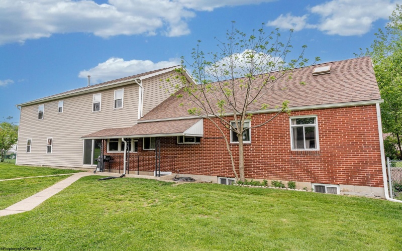 86 Virginia Avenue, Uniontown, Pennsylvania 15401, 5 Bedrooms Bedrooms, 8 Rooms Rooms,2 BathroomsBathrooms,Single Family Detached,For Sale,Virginia,10159564