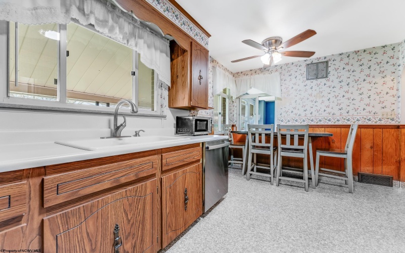 86 Virginia Avenue, Uniontown, Pennsylvania 15401, 5 Bedrooms Bedrooms, 8 Rooms Rooms,2 BathroomsBathrooms,Single Family Detached,For Sale,Virginia,10159564