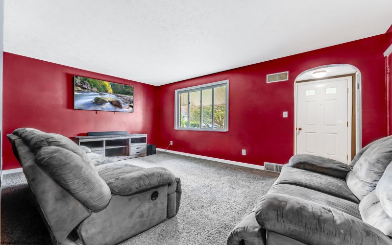 86 Virginia Avenue, Uniontown, Pennsylvania 15401, 5 Bedrooms Bedrooms, 8 Rooms Rooms,2 BathroomsBathrooms,Single Family Detached,For Sale,Virginia,10159564