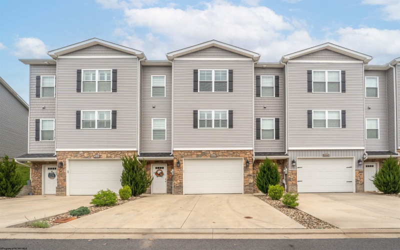 2052 Mountain Ash Lane, Morgantown, West Virginia 26501, 3 Bedrooms Bedrooms, 10 Rooms Rooms,2 BathroomsBathrooms,Single Family Attached,For Sale,Mountain Ash,10159572