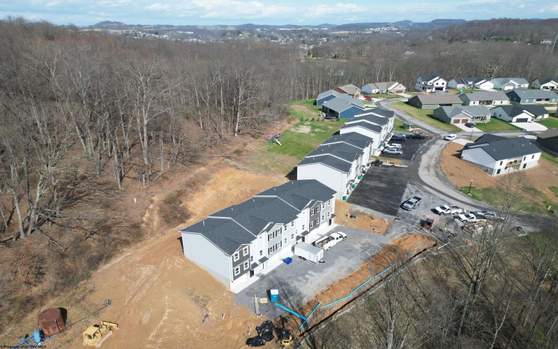 111 Frisco Lane, Bridgeport, West Virginia 26330, 3 Bedrooms Bedrooms, 5 Rooms Rooms,2 BathroomsBathrooms,Single Family Attached,For Sale,Frisco,10159577