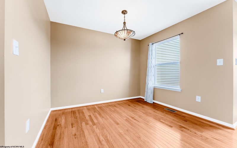 116 Pine Lane, Morgantown, West Virginia 26508, 3 Bedrooms Bedrooms, 6 Rooms Rooms,2 BathroomsBathrooms,Single Family Attached,For Sale,Pine,10159584