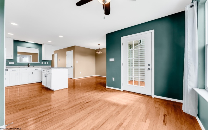 116 Pine Lane, Morgantown, West Virginia 26508, 3 Bedrooms Bedrooms, 6 Rooms Rooms,2 BathroomsBathrooms,Single Family Attached,For Sale,Pine,10159584
