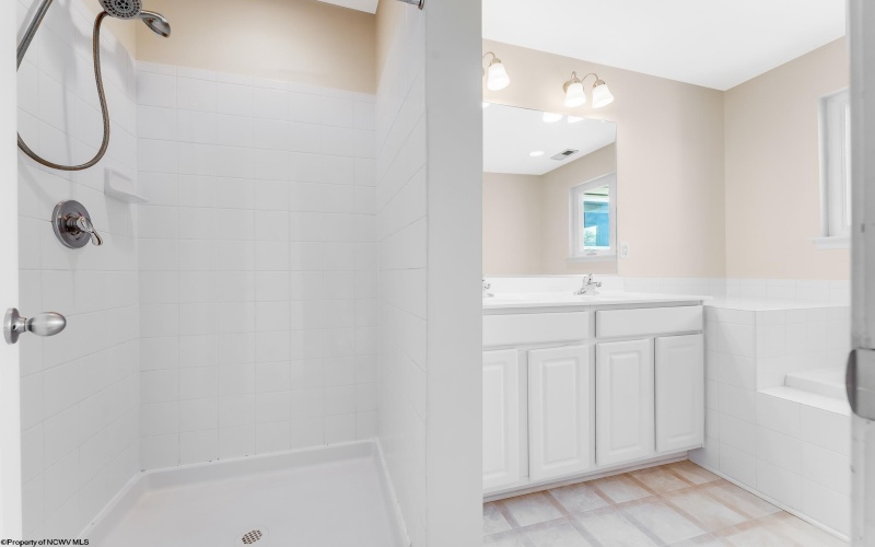 116 Pine Lane, Morgantown, West Virginia 26508, 3 Bedrooms Bedrooms, 6 Rooms Rooms,2 BathroomsBathrooms,Single Family Attached,For Sale,Pine,10159584
