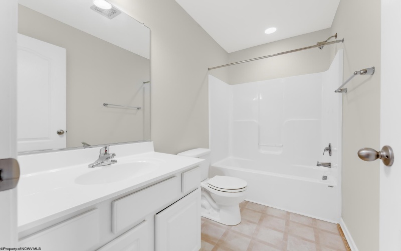 116 Pine Lane, Morgantown, West Virginia 26508, 3 Bedrooms Bedrooms, 6 Rooms Rooms,2 BathroomsBathrooms,Single Family Attached,For Sale,Pine,10159584