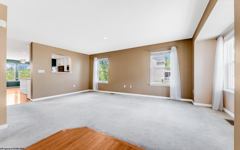 116 Pine Lane, Morgantown, West Virginia 26508, 3 Bedrooms Bedrooms, 6 Rooms Rooms,2 BathroomsBathrooms,Single Family Attached,For Sale,Pine,10159584