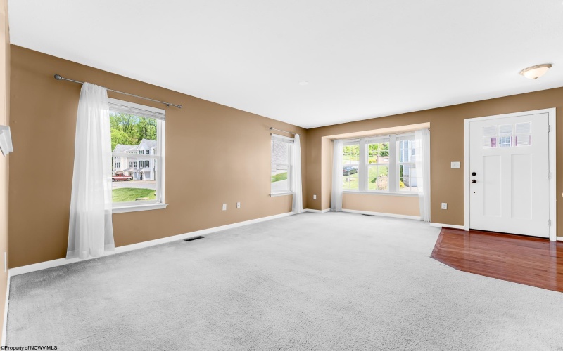 116 Pine Lane, Morgantown, West Virginia 26508, 3 Bedrooms Bedrooms, 6 Rooms Rooms,2 BathroomsBathrooms,Single Family Attached,For Sale,Pine,10159584