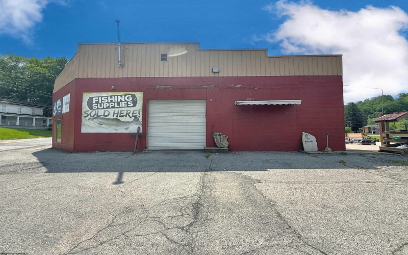 1102 MAIN Street, Grafton, West Virginia 26354, ,Commercial/industrial,For Lease,MAIN,10159568