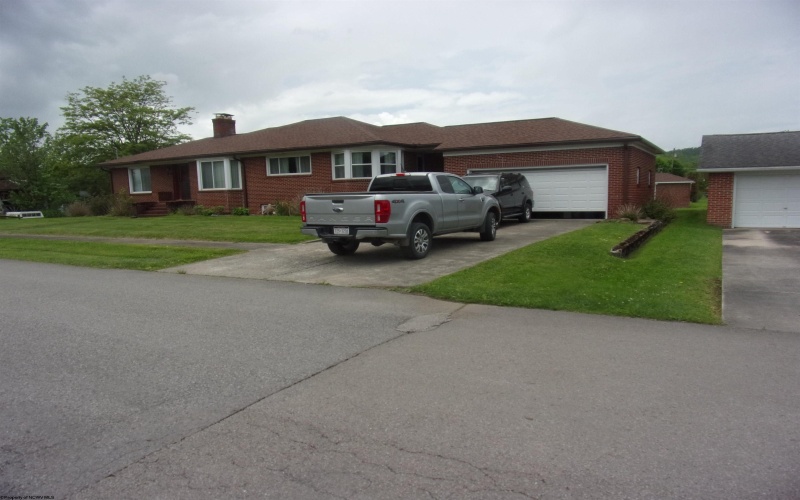 201 Findley Street, Elkins, West Virginia 26241, 3 Bedrooms Bedrooms, 7 Rooms Rooms,1 BathroomBathrooms,Single Family Detached,For Sale,Findley,10159573
