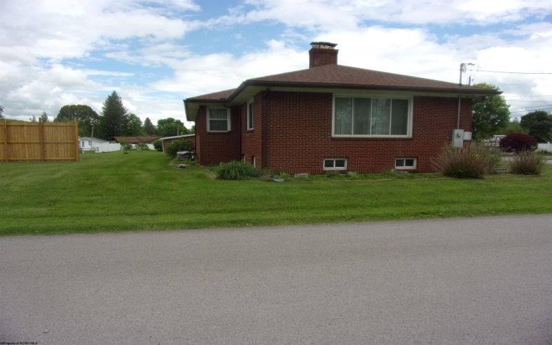 201 Findley Street, Elkins, West Virginia 26241, 3 Bedrooms Bedrooms, 7 Rooms Rooms,1 BathroomBathrooms,Single Family Detached,For Sale,Findley,10159573