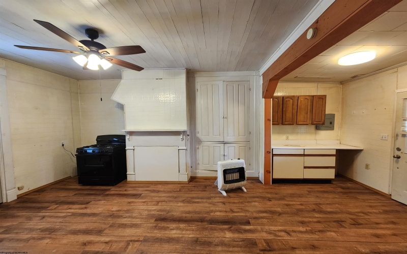 580 Deer Haven Drive, Lost Creek, West Virginia 26385, 4 Bedrooms Bedrooms, 8 Rooms Rooms,2 BathroomsBathrooms,Single Family Detached,For Sale,Deer Haven,10159575