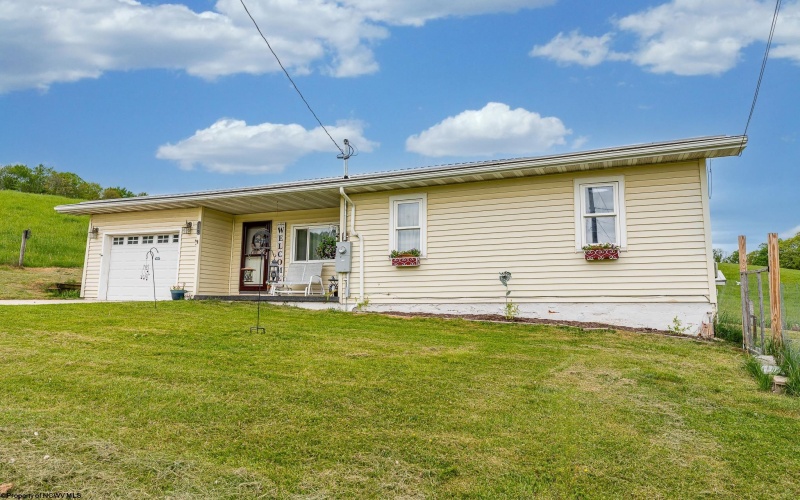719 Elk Run Road, Bruceton Mills, West Virginia 26525, 2 Bedrooms Bedrooms, 5 Rooms Rooms,1 BathroomBathrooms,Single Family Detached,For Sale,Elk Run,10159581
