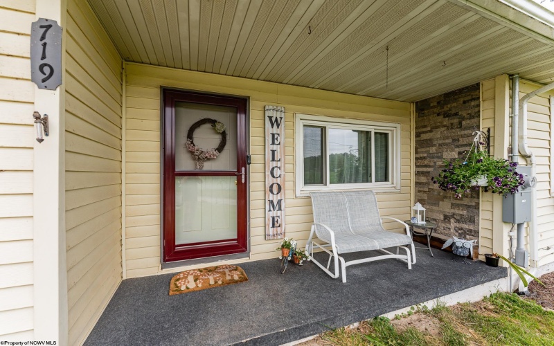 719 Elk Run Road, Bruceton Mills, West Virginia 26525, 2 Bedrooms Bedrooms, 5 Rooms Rooms,1 BathroomBathrooms,Single Family Detached,For Sale,Elk Run,10159581