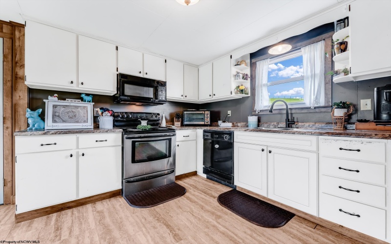 719 Elk Run Road, Bruceton Mills, West Virginia 26525, 2 Bedrooms Bedrooms, 5 Rooms Rooms,1 BathroomBathrooms,Single Family Detached,For Sale,Elk Run,10159581