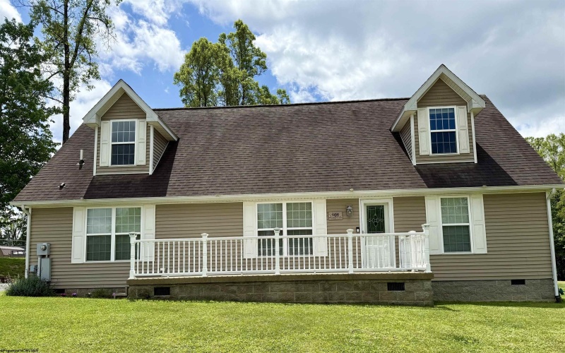 108 Valley View Lane, Fairmont, West Virginia 26554, 4 Bedrooms Bedrooms, 8 Rooms Rooms,3 BathroomsBathrooms,Single Family Detached,For Sale,Valley View,10159610