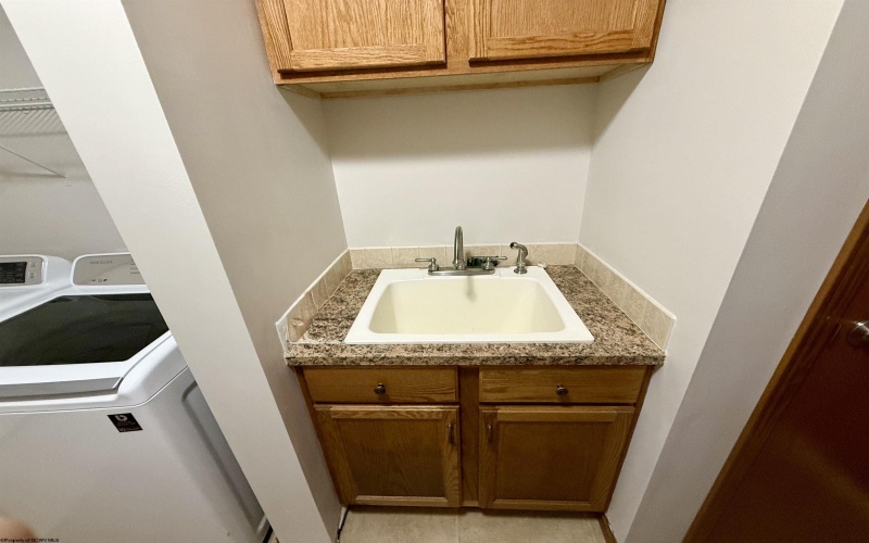 108 Valley View Lane, Fairmont, West Virginia 26554, 4 Bedrooms Bedrooms, 8 Rooms Rooms,3 BathroomsBathrooms,Single Family Detached,For Sale,Valley View,10159610