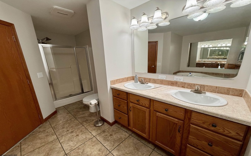 108 Valley View Lane, Fairmont, West Virginia 26554, 4 Bedrooms Bedrooms, 8 Rooms Rooms,3 BathroomsBathrooms,Single Family Detached,For Sale,Valley View,10159610