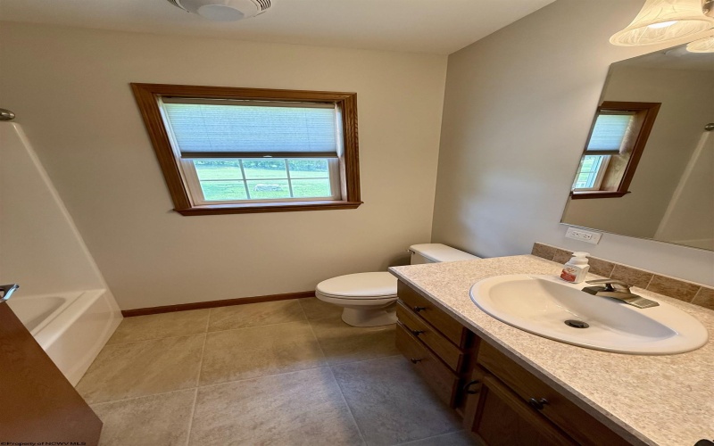 108 Valley View Lane, Fairmont, West Virginia 26554, 4 Bedrooms Bedrooms, 8 Rooms Rooms,3 BathroomsBathrooms,Single Family Detached,For Sale,Valley View,10159610