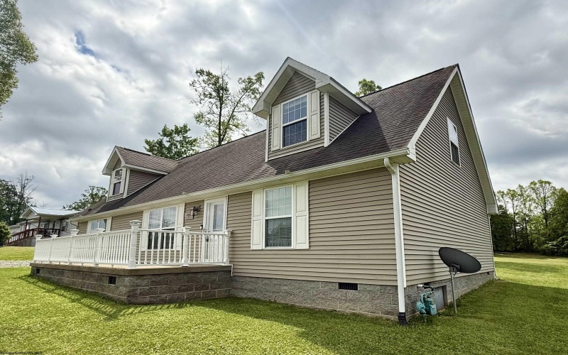108 Valley View Lane, Fairmont, West Virginia 26554, 4 Bedrooms Bedrooms, 8 Rooms Rooms,3 BathroomsBathrooms,Single Family Detached,For Sale,Valley View,10159610