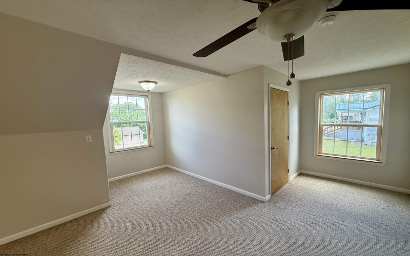 108 Valley View Lane, Fairmont, West Virginia 26554, 4 Bedrooms Bedrooms, 8 Rooms Rooms,3 BathroomsBathrooms,Single Family Detached,For Sale,Valley View,10159610