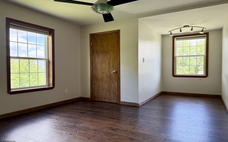 108 Valley View Lane, Fairmont, West Virginia 26554, 4 Bedrooms Bedrooms, 8 Rooms Rooms,3 BathroomsBathrooms,Single Family Detached,For Sale,Valley View,10159610