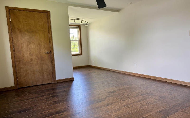 108 Valley View Lane, Fairmont, West Virginia 26554, 4 Bedrooms Bedrooms, 8 Rooms Rooms,3 BathroomsBathrooms,Single Family Detached,For Sale,Valley View,10159610