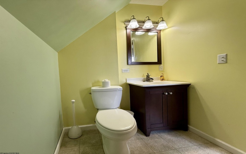 108 Valley View Lane, Fairmont, West Virginia 26554, 4 Bedrooms Bedrooms, 8 Rooms Rooms,3 BathroomsBathrooms,Single Family Detached,For Sale,Valley View,10159610
