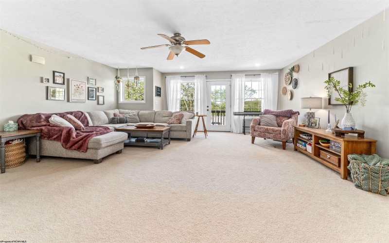1452 Bergamot Street, Morgantown, West Virginia 26505, 3 Bedrooms Bedrooms, 7 Rooms Rooms,3 BathroomsBathrooms,Single Family Attached,For Sale,Bergamot,10159598
