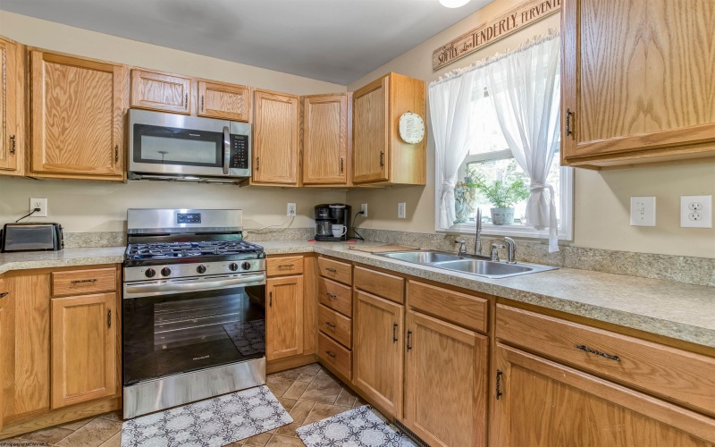 485 Redwood Drive, Terra Alta, West Virginia 26764, 3 Bedrooms Bedrooms, 10 Rooms Rooms,2 BathroomsBathrooms,Single Family Detached,For Sale,Redwood,10159608