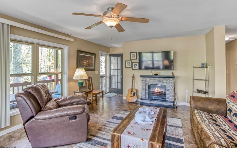 485 Redwood Drive, Terra Alta, West Virginia 26764, 3 Bedrooms Bedrooms, 10 Rooms Rooms,2 BathroomsBathrooms,Single Family Detached,For Sale,Redwood,10159608