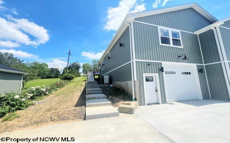 343 Cole Street, Fairmont, West Virginia 26554, 1 Bedroom Bedrooms, 4 Rooms Rooms,1 BathroomBathrooms,Residential Rentals,For Rent,Cole,10159592