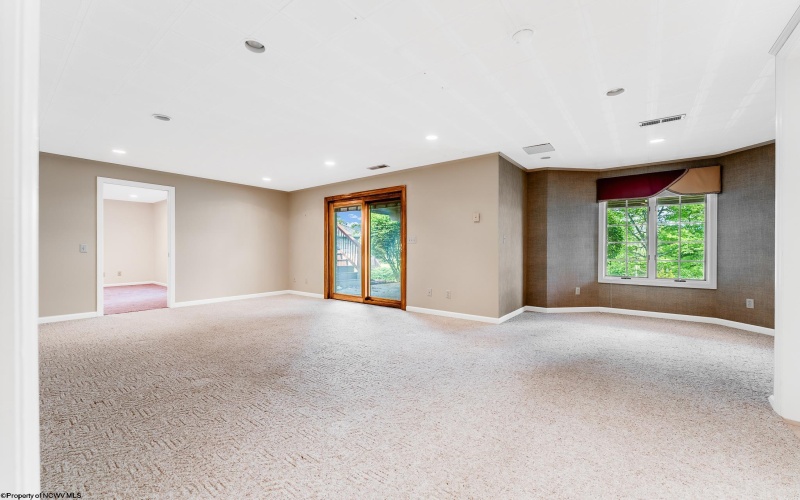 2022 Georgian Lane, Morgantown, West Virginia 26508-4514, 2 Bedrooms Bedrooms, 8 Rooms Rooms,3 BathroomsBathrooms,Single Family Detached,For Sale,Georgian,10159606