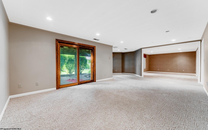 2022 Georgian Lane, Morgantown, West Virginia 26508-4514, 2 Bedrooms Bedrooms, 8 Rooms Rooms,3 BathroomsBathrooms,Single Family Detached,For Sale,Georgian,10159606