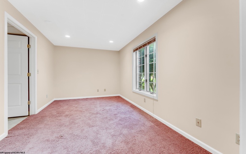 2022 Georgian Lane, Morgantown, West Virginia 26508-4514, 2 Bedrooms Bedrooms, 8 Rooms Rooms,3 BathroomsBathrooms,Single Family Detached,For Sale,Georgian,10159606
