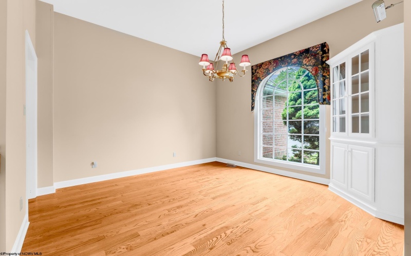 2022 Georgian Lane, Morgantown, West Virginia 26508-4514, 2 Bedrooms Bedrooms, 8 Rooms Rooms,3 BathroomsBathrooms,Single Family Detached,For Sale,Georgian,10159606