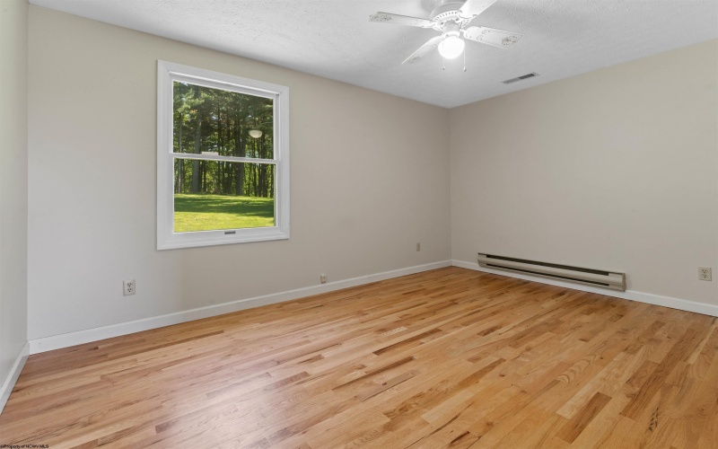 42 Ice Linn Lane, Fairmont, West Virginia 26554, 3 Bedrooms Bedrooms, 7 Rooms Rooms,2 BathroomsBathrooms,Single Family Detached,For Sale,Ice Linn,10159596