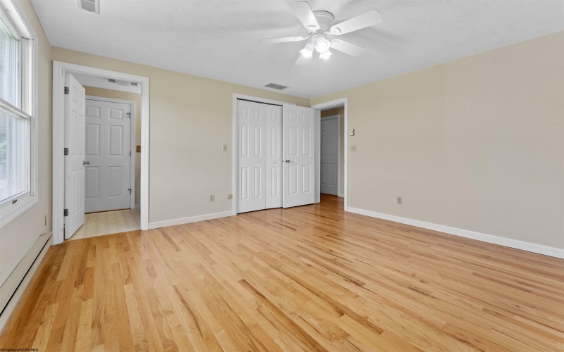 42 Ice Linn Lane, Fairmont, West Virginia 26554, 3 Bedrooms Bedrooms, 7 Rooms Rooms,2 BathroomsBathrooms,Single Family Detached,For Sale,Ice Linn,10159596
