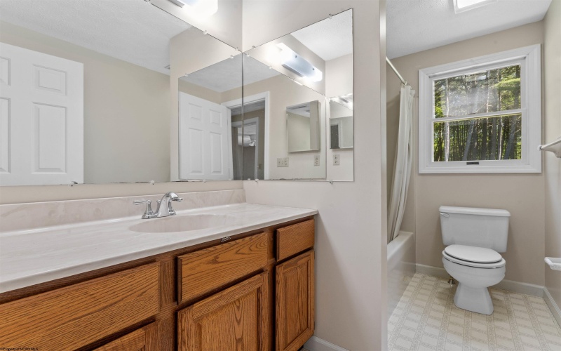 42 Ice Linn Lane, Fairmont, West Virginia 26554, 3 Bedrooms Bedrooms, 7 Rooms Rooms,2 BathroomsBathrooms,Single Family Detached,For Sale,Ice Linn,10159596