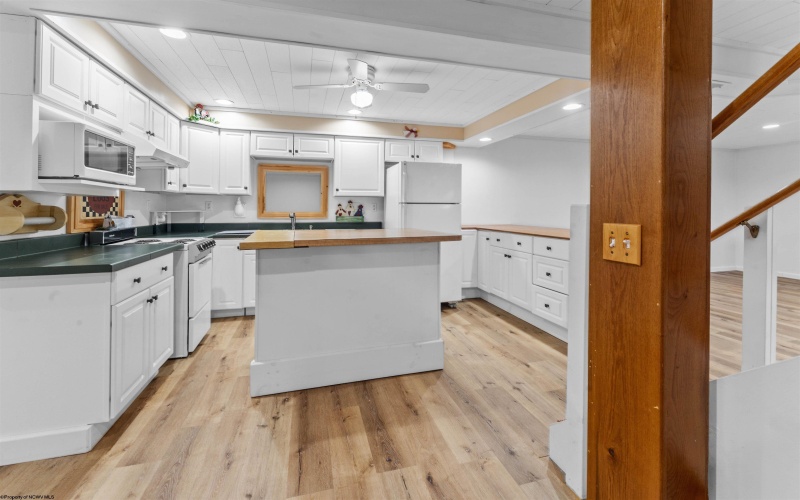 42 Ice Linn Lane, Fairmont, West Virginia 26554, 3 Bedrooms Bedrooms, 7 Rooms Rooms,2 BathroomsBathrooms,Single Family Detached,For Sale,Ice Linn,10159596