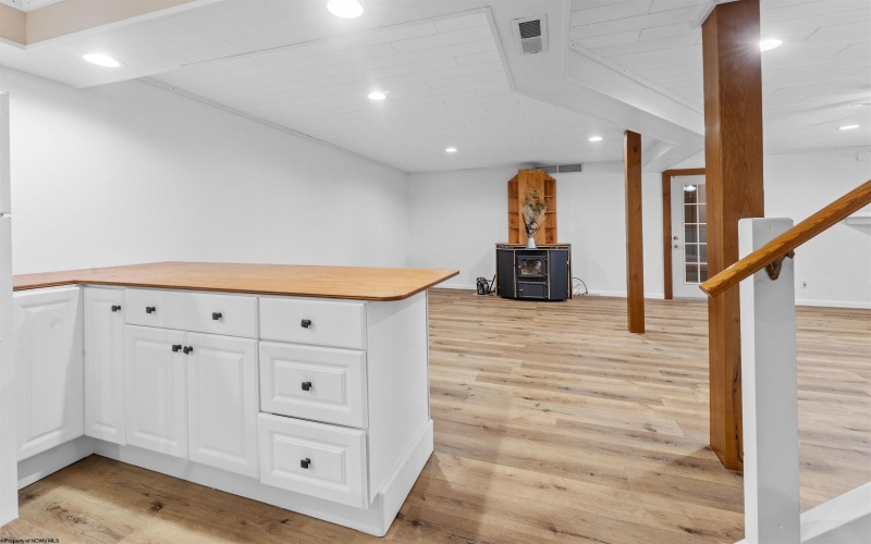 42 Ice Linn Lane, Fairmont, West Virginia 26554, 3 Bedrooms Bedrooms, 7 Rooms Rooms,2 BathroomsBathrooms,Single Family Detached,For Sale,Ice Linn,10159596