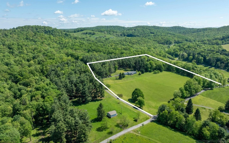 42 Ice Linn Lane, Fairmont, West Virginia 26554, 3 Bedrooms Bedrooms, 7 Rooms Rooms,2 BathroomsBathrooms,Single Family Detached,For Sale,Ice Linn,10159596