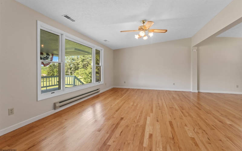 42 Ice Linn Lane, Fairmont, West Virginia 26554, 3 Bedrooms Bedrooms, 7 Rooms Rooms,2 BathroomsBathrooms,Single Family Detached,For Sale,Ice Linn,10159596