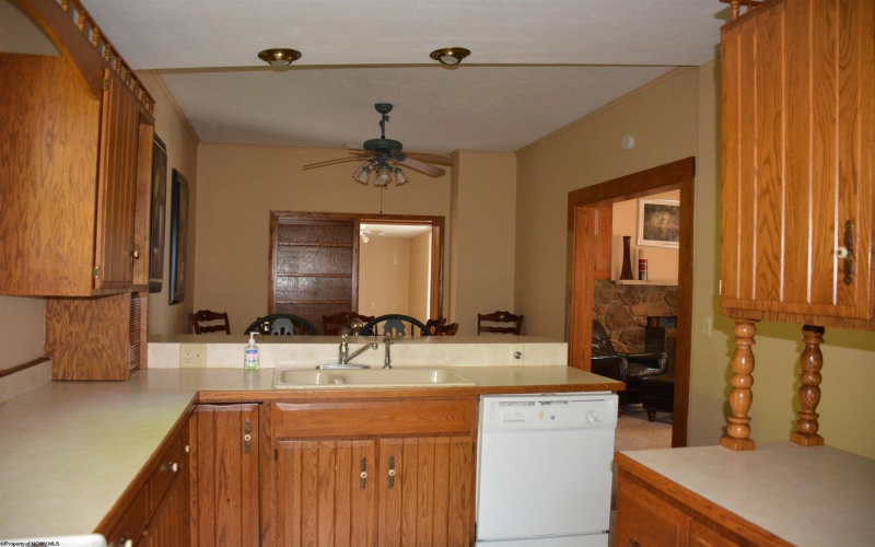 235 Cottage Avenue, Weston, West Virginia 26452, 3 Bedrooms Bedrooms, 9 Rooms Rooms,1 BathroomBathrooms,Single Family Detached,For Sale,Cottage,10159603