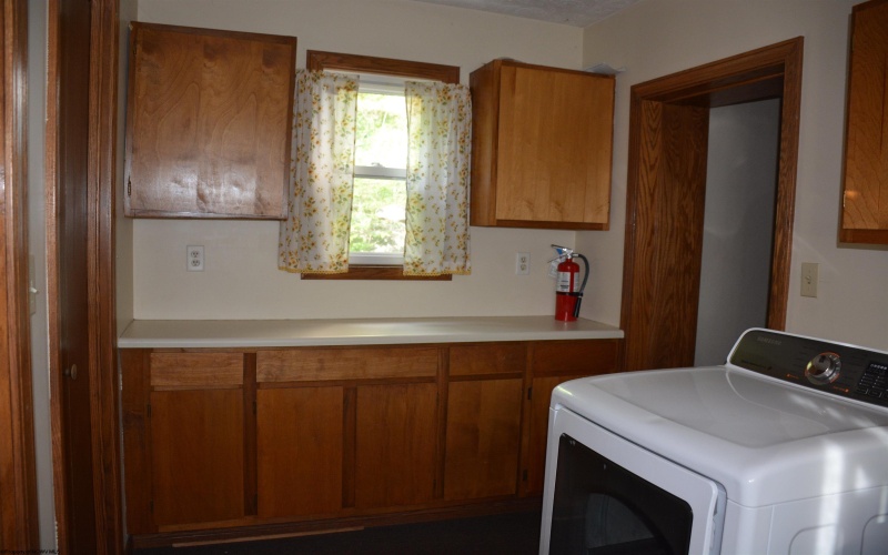 235 Cottage Avenue, Weston, West Virginia 26452, 3 Bedrooms Bedrooms, 9 Rooms Rooms,1 BathroomBathrooms,Single Family Detached,For Sale,Cottage,10159603