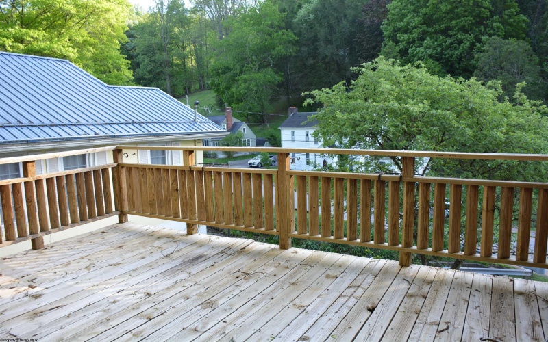 235 Cottage Avenue, Weston, West Virginia 26452, 3 Bedrooms Bedrooms, 9 Rooms Rooms,1 BathroomBathrooms,Single Family Detached,For Sale,Cottage,10159603