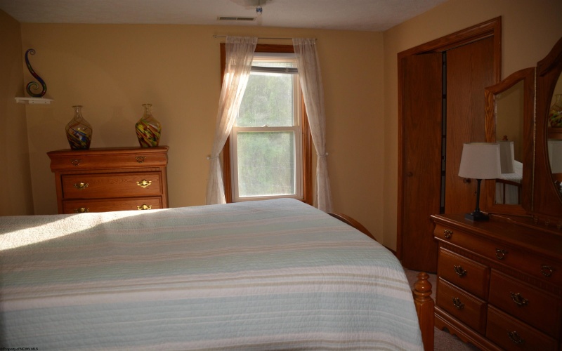235 Cottage Avenue, Weston, West Virginia 26452, 3 Bedrooms Bedrooms, 9 Rooms Rooms,1 BathroomBathrooms,Single Family Detached,For Sale,Cottage,10159603