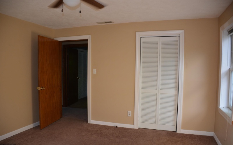 235 Cottage Avenue, Weston, West Virginia 26452, 3 Bedrooms Bedrooms, 9 Rooms Rooms,1 BathroomBathrooms,Single Family Detached,For Sale,Cottage,10159603