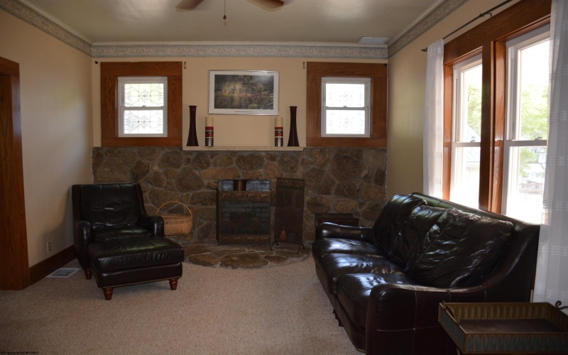 235 Cottage Avenue, Weston, West Virginia 26452, 3 Bedrooms Bedrooms, 9 Rooms Rooms,1 BathroomBathrooms,Single Family Detached,For Sale,Cottage,10159603